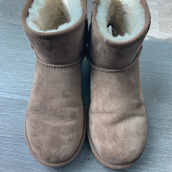 Ugh Mini Boot - Picture 3 of 4